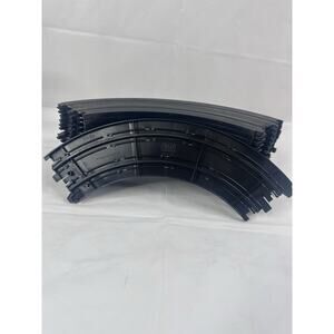 Auto World 9" RADIUS 1/4 CURVE HO SLOT CAR TRACK 16 Pieces